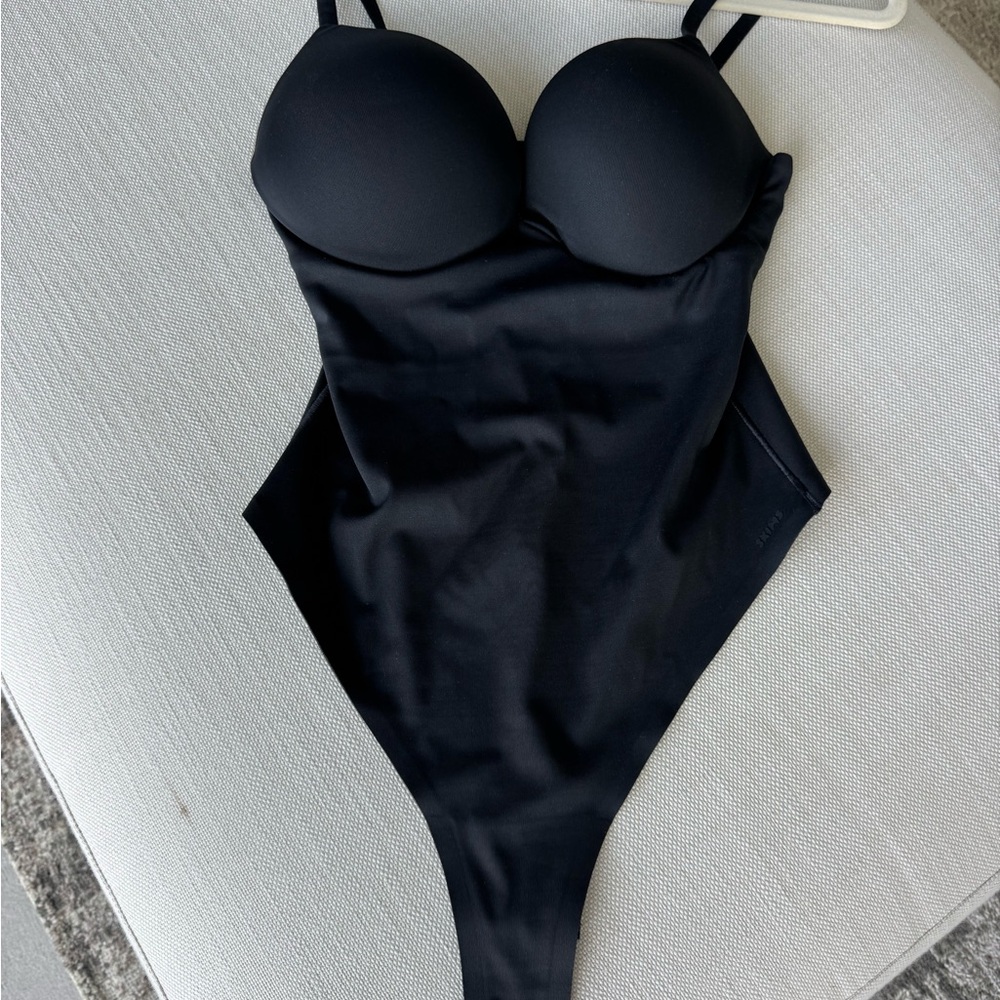SKIMS Ultimate Thong Push Up Bodysuit - Picture 3 of 6